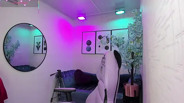 Tiara rr online show from 04/02/26, 03:26