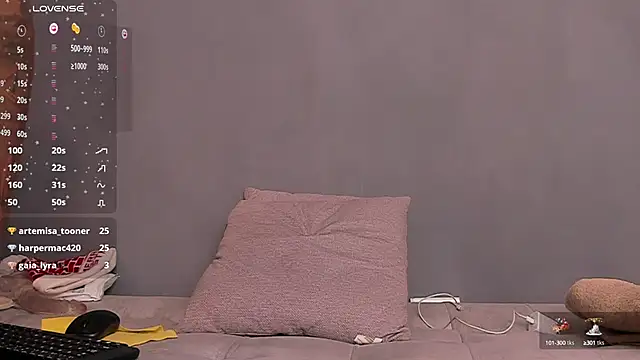iamcamiloo  online show from 12/13/24, 07:15