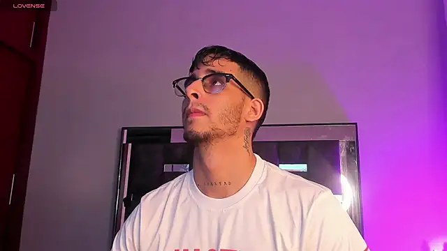 iamcamiloo  online show from 03/07/25, 04:24