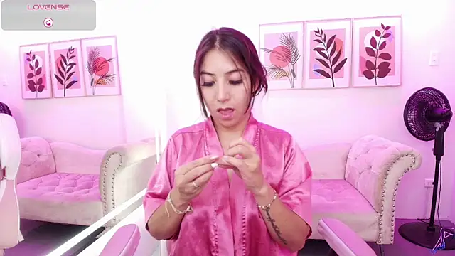 Ema louis  online show from 03/19/26, 12:25