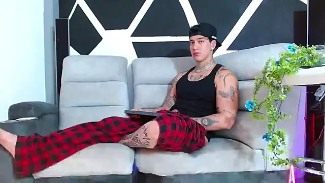 Snapshot of JUSTIN_FULLER1 chatting on 11/22/25, 08:08 JUSTIN FULLER1 online show from 11/22/25, 08:08