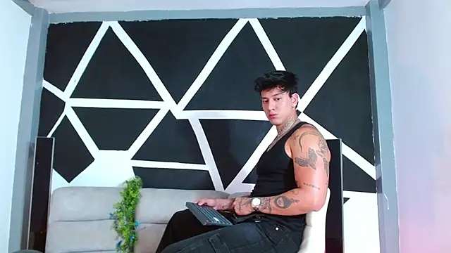 Snapshot of JUSTIN_FULLER1 chatting on 11/26/25, 04:08 JUSTIN FULLER1 online show from 11/26/25, 04:08