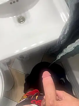 Snapshot of daddyjake101 chatting on 09/11/25, 03:17 daddyjake101 online show from 09/11/25, 03:17