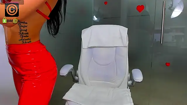 Queenrafaella online show from 02/14/26, 03:03