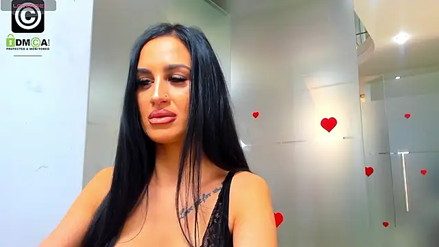 Queenrafaella online show from 03/05/26, 12:45