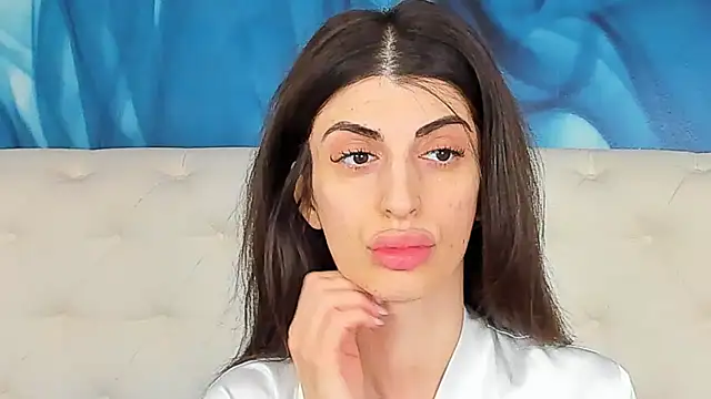 SkinnyDolly online show from 04/18/26, 03:10