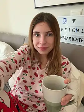 emma05 online show from 02/08/26, 07:01