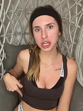 emma05 online show from 02/21/26, 07:37