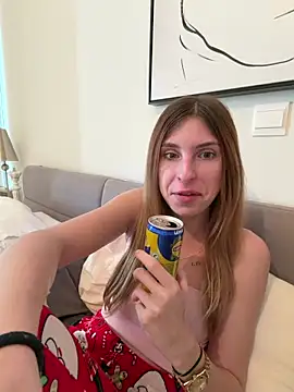 emma05 online show from 02/25/26, 06:56