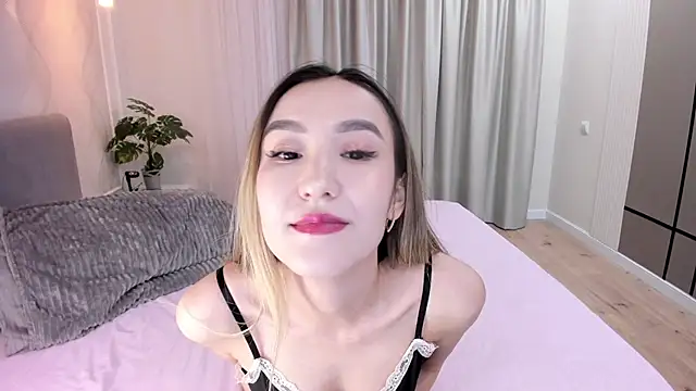 Snapshot of Hensuan chatting on 12/12/24, 04:21 Hensuan online show from 12/12/24, 04:21