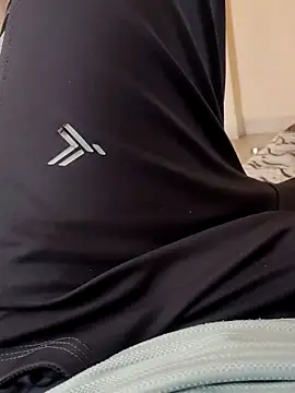 Snapshot of MrNick74 chatting on 12/21/25, 07:48 MrNick74 online show from 12/21/25, 07:48