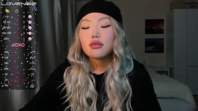 Snapshot of uko_sa chatting on 12/19/24, 02:24 uko sa online show from 12/19/24, 02:24