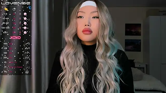 Snapshot of uko_sa chatting on 12/20/24, 12:49 uko sa online show from 12/20/24, 12:49