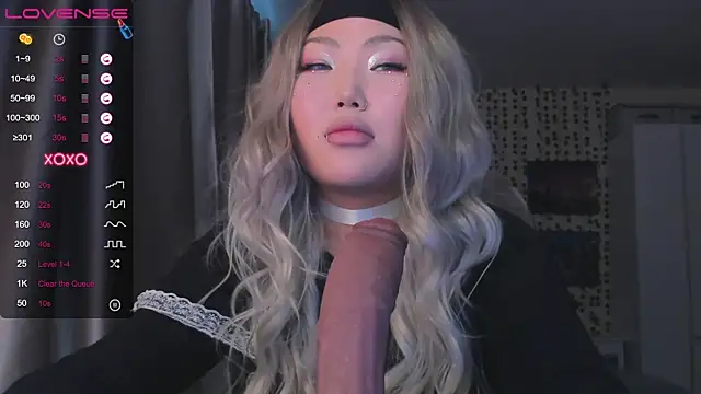 Snapshot of uko_sa chatting on 02/14/25, 12:03 uko sa online show from 02/14/25, 12:03