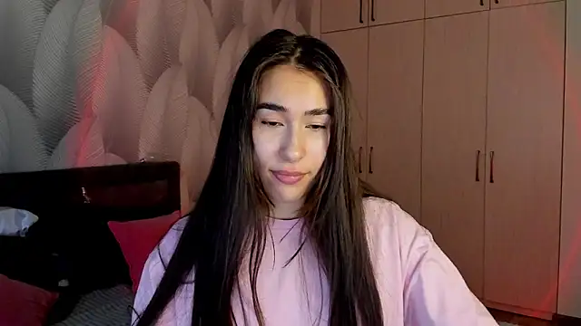 Snapshot of Bambiii_bby chatting on 12/20/25, 03:24 Bambiii bby online show from 12/20/25, 03:24