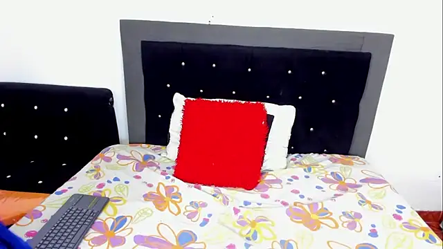 skaysanchez1 online show from 09/12/25, 04:29