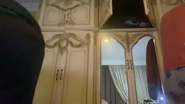 Snapshot of emylolo9 chatting on 12/01/24, 06:08 emylolo9 online show from 12/01/24, 06:08