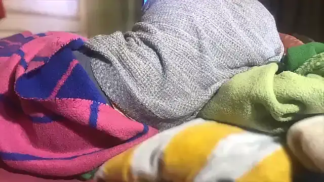 Snapshot of emylolo9 chatting on 12/23/24, 08:03 emylolo9 online show from 12/23/24, 08:03