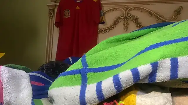 Snapshot of emylolo9 chatting on 01/02/25, 11:41 emylolo9 online show from 01/02/25, 11:41