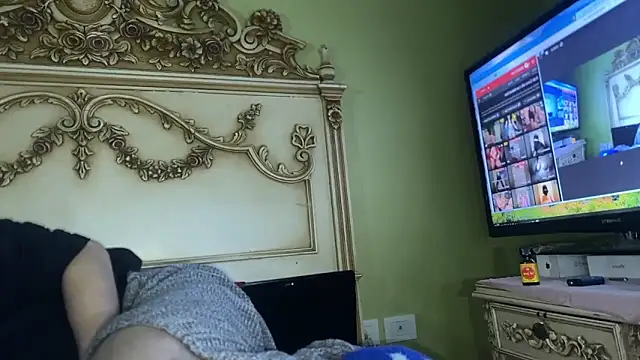 Snapshot of emylolo9 chatting on 01/04/25, 04:33 emylolo9 online show from 01/04/25, 04:33