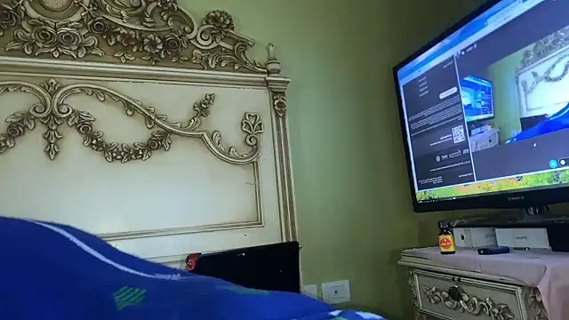 Snapshot of emylolo9 chatting on 01/04/25, 07:34 emylolo9 online show from 01/04/25, 07:34