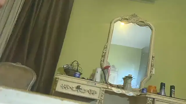 Snapshot of emylolo9 chatting on 01/23/25, 09:18 emylolo9 online show from 01/23/25, 09:18