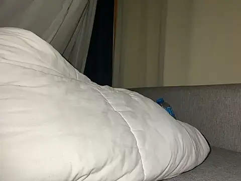 Snapshot of emylolo9 chatting on 01/27/25, 11:00 emylolo9 online show from 01/27/25, 11:00