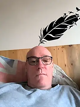 Snapshot of bogland33 chatting on 03/01/25, 05:05 bogland33 online show from 03/01/25, 05:05