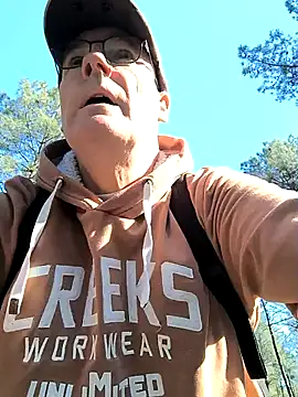 Snapshot of bogland33 chatting on 03/02/25, 12:11 bogland33 online show from 03/02/25, 12:11