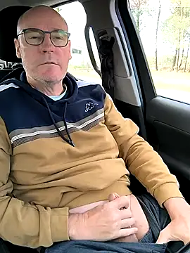 Snapshot of bogland33 chatting on 03/07/25, 10:13 bogland33 online show from 03/07/25, 10:13