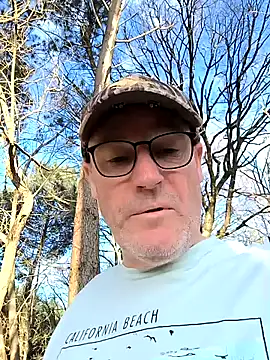 Snapshot of bogland33 chatting on 03/07/25, 04:22 bogland33 online show from 03/07/25, 04:22