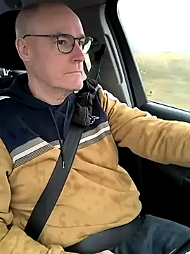 Snapshot of bogland33 chatting on 03/12/25, 10:16 bogland33 online show from 03/12/25, 10:16