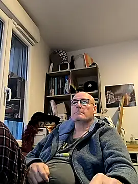 Snapshot of bogland33 chatting on 03/13/25, 06:01 bogland33 online show from 03/13/25, 06:01