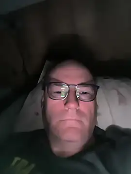 Snapshot of bogland33 chatting on 03/17/25, 05:45 bogland33 online show from 03/17/25, 05:45