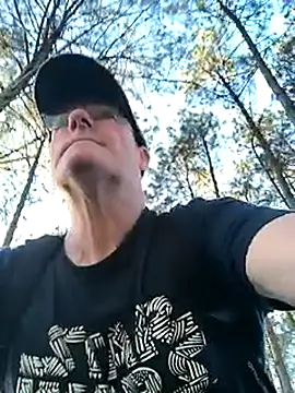 Snapshot of bogland33 chatting on 03/19/25, 04:55 bogland33 online show from 03/19/25, 04:55