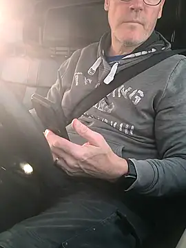 Snapshot of bogland33 chatting on 10/02/25, 04:36 bogland33 online show from 10/02/25, 04:36