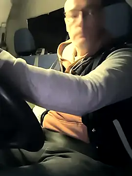 Snapshot of bogland33 chatting on 10/10/25, 10:31 bogland33 online show from 10/10/25, 10:31