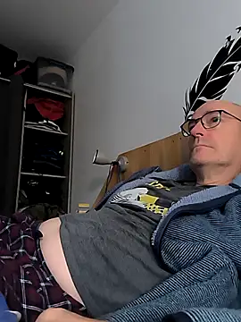 Snapshot of bogland33 chatting on 10/29/25, 08:05 bogland33 online show from 10/29/25, 08:05