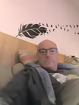 Snapshot of bogland33 chatting on 11/06/25, 07:59 bogland33 online show from 11/06/25, 07:59