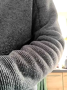 Snapshot of bogland33 chatting on 11/09/25, 08:45 bogland33 online show from 11/09/25, 08:45