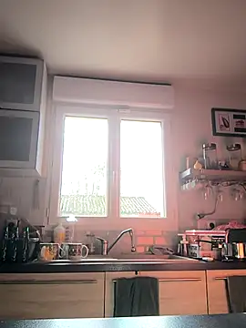 Snapshot of bogland33 chatting on 11/28/25, 11:46 bogland33 online show from 11/28/25, 11:46