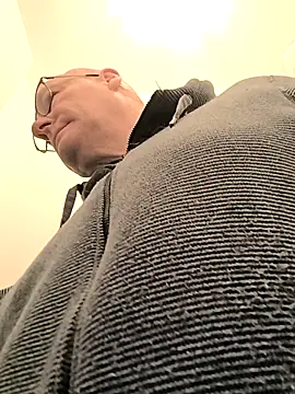 Snapshot of bogland33 chatting on 12/01/25, 07:57 bogland33 online show from 12/01/25, 07:57