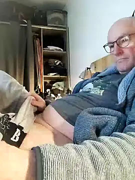 bogland33 online show from 02/15/26, 08:05