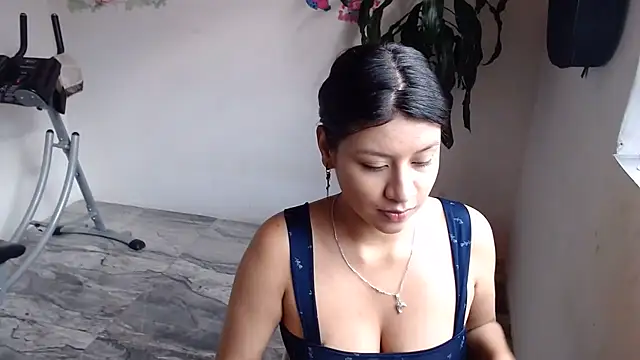 Snapshot of maye_dan chatting on 06/18/26, 02:10 maye dan online show from 06/18/26, 02:10
