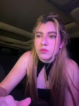 Snapshot of ARITOO_ chatting on 12/06/24, 04:47 ARITOO online show from 12/06/24, 04:47