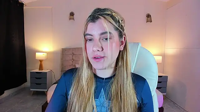 Snapshot of ARITOO_ chatting on 12/07/24, 08:33 ARITOO online show from 12/07/24, 08:33