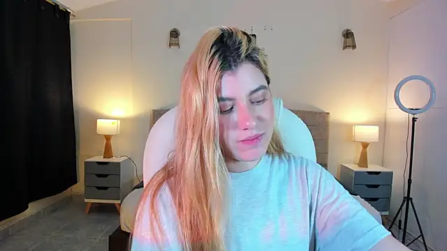 Snapshot of ARITOO_ chatting on 12/13/24, 02:43 ARITOO online show from 12/13/24, 02:43