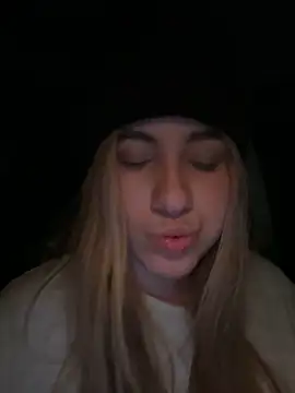 Snapshot of ARITOO_ chatting on 12/13/24, 07:25 ARITOO online show from 12/13/24, 07:25