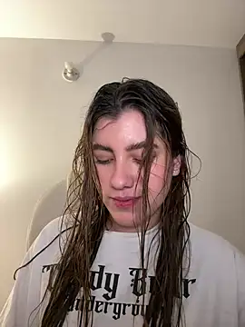 Snapshot of ARITOO_ chatting on 03/12/25, 03:24 ARITOO online show from 03/12/25, 03:24