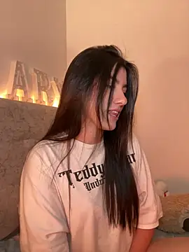 Snapshot of ARITOO_ chatting on 10/28/25, 05:44 ARITOO online show from 10/28/25, 05:44